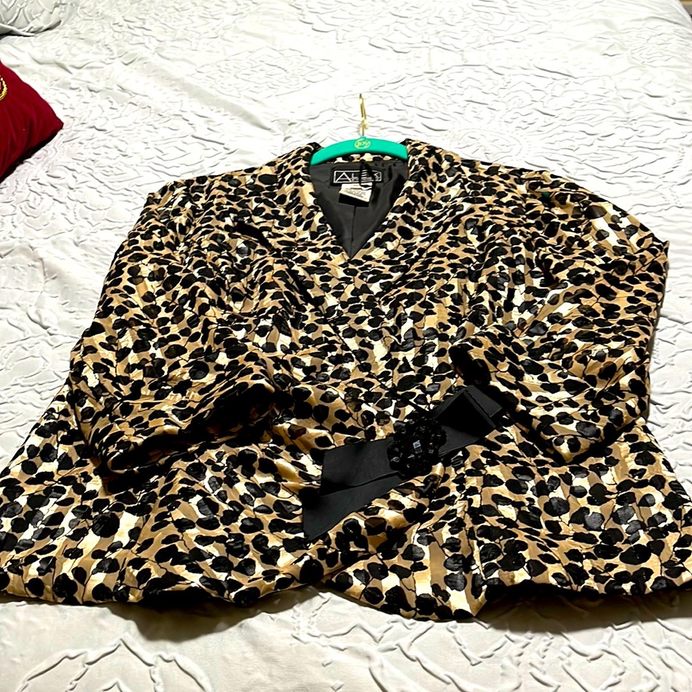 Gorgeous and dressy jacket